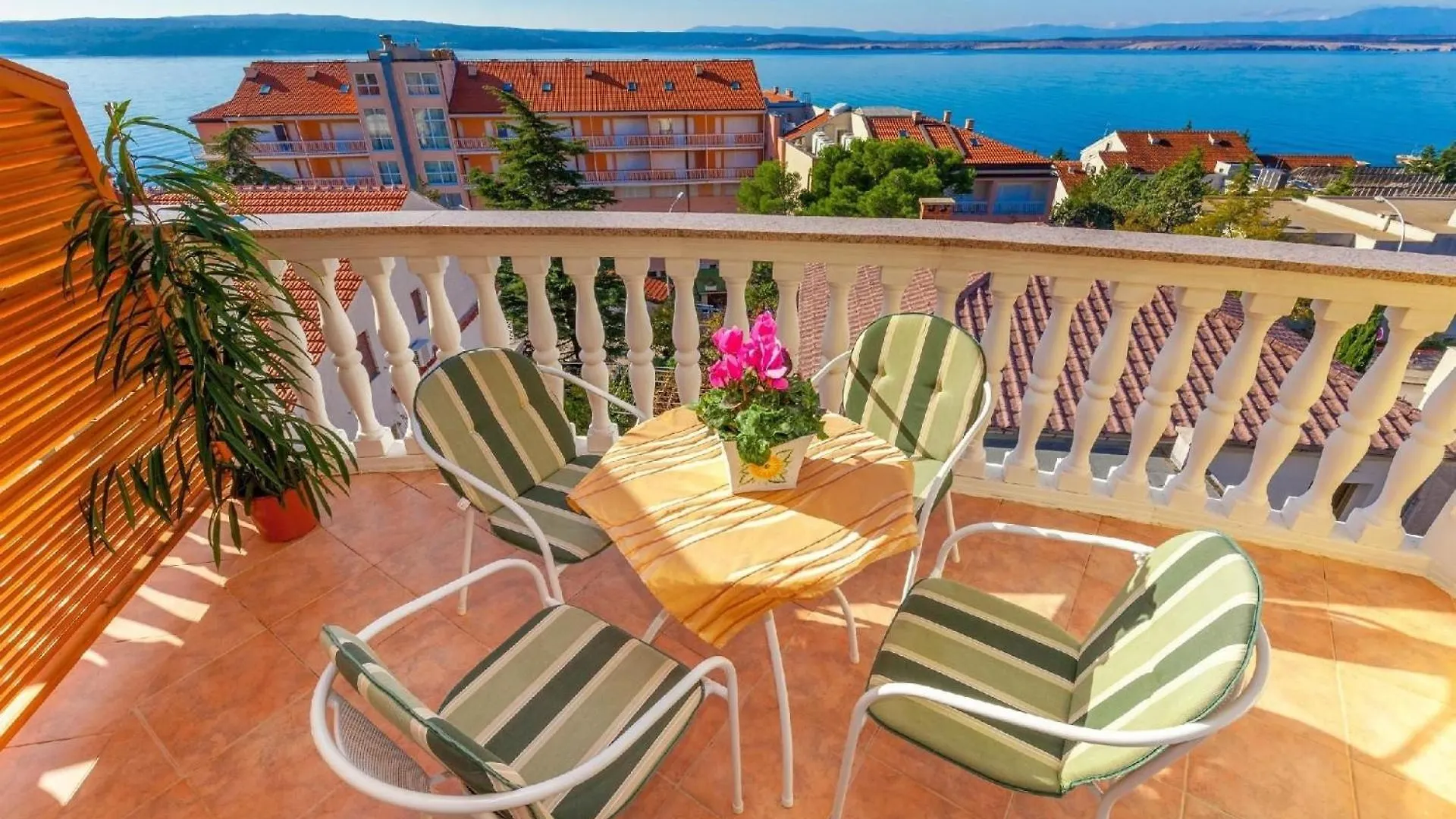 Appartement Mit Balkon Und Meerblick Crikvenica